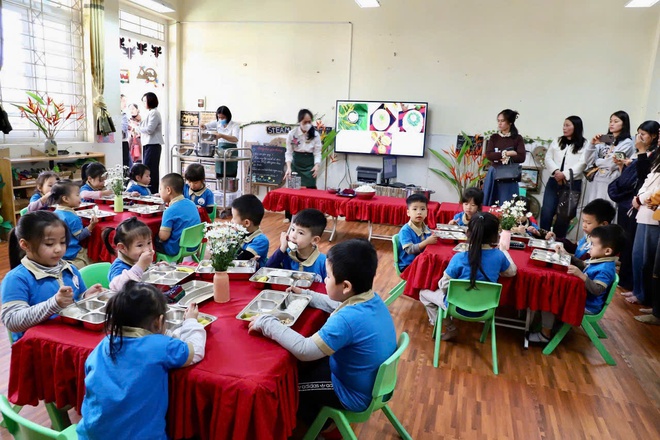 UBND xã Hồng Vân: Bồi dưỡng kiến thức vệ sinh an toàn thực phẩm, giáo dục dinh dưỡng kết hợp vận động tại trường Mầm non Hồng Vân - Ảnh 21.