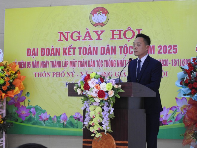 THIẾU TƯỚNG ĐÀO VĂN NHẬN - TƯ LỆNH BỘ TƯ LỆNH THỦ ĐÔ DỰ NGÀY HỘI ĐẠI ĐOÀN KẾT TẠI XÃ TRUNG GIÃ- Ảnh 9.