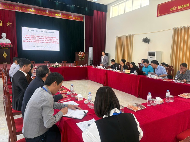 Đoàn Kiểm tra số 2 Thành phố Hà Nội kiểm tra công tác Cải cách hành chính và Chuyển đổi số tại UBND xã Hồng Vân- Ảnh 4.