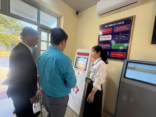 Đoàn Kiểm tra số 2 Thành phố Hà Nội kiểm tra công tác Cải cách hành chính và Chuyển đổi số tại UBND xã Hồng Vân- Ảnh 8.