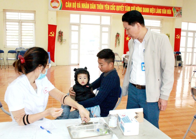 Trạm y tế xã Hòa Phú: Tổ chức chiến dịch uống Vitamin A cho trẻ trong độ tuổi.- Ảnh 4.