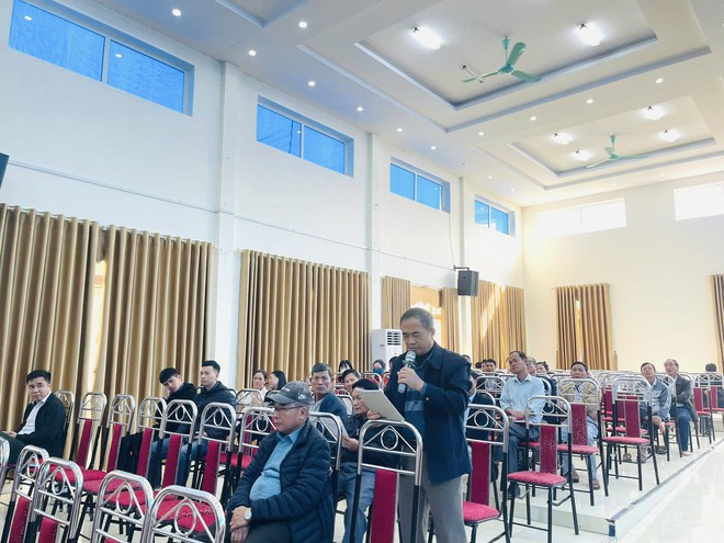 PHÓ BÍ THƯ THƯỜNG TRỰC ĐẢNG ỦY, CHỦ TỊCH UỶ BAN MẶT TRẬN TỔ QUỐC NGUYỄN THỊ KIM TUYẾN TIẾP XÚC CỬ TRI TỔ ĐẠI BIỂU HỘI ĐỒNG NHÂN DÂN SỐ 3- HĐND XÃ TRUNG GIÃ KHOÁ XXI, NHIỆM KỲ 2021-2026.- Ảnh 6.