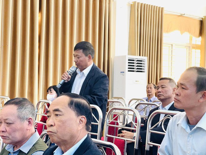 PHÓ BÍ THƯ THƯỜNG TRỰC ĐẢNG ỦY, CHỦ TỊCH UỶ BAN MẶT TRẬN TỔ QUỐC NGUYỄN THỊ KIM TUYẾN TIẾP XÚC CỬ TRI TỔ ĐẠI BIỂU HỘI ĐỒNG NHÂN DÂN SỐ 3- HĐND XÃ TRUNG GIÃ KHOÁ XXI, NHIỆM KỲ 2021-2026.- Ảnh 2.