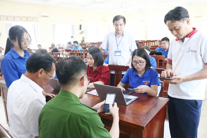 Xã Hòa Phú - Đẩy mạnh cải cách hành chính - chuyển đổi số- Ảnh 2.