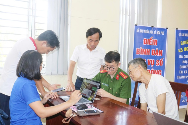 Xã Hòa Phú - Đẩy mạnh cải cách hành chính - chuyển đổi số- Ảnh 3.