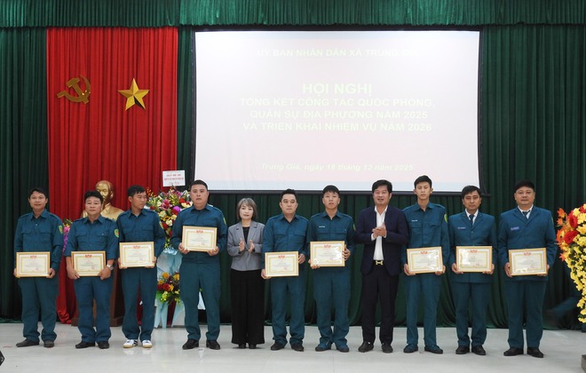 TRUNG GIÃ TỔNG KẾT CÔNG TÁC QUỐC PHÒNG, QUÂN SỰ ĐỊA PHƯƠNG NĂM 2025- Ảnh 5.