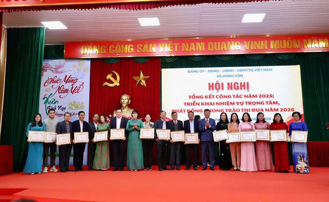 Xã Hồng Vân tổng kết công tác Đảng, chính quyền năm 2025; Triển khai nhiệm vụ trọng tâm, phát động phong trào thi đua năm 2026- Ảnh 6.