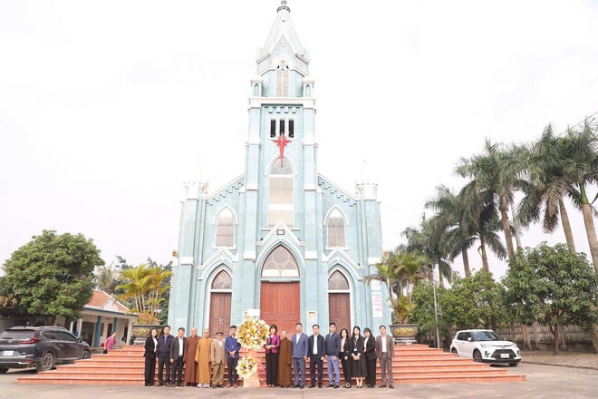 Xã Hồng Vân: Thăm tặng quà các cơ sở tôn giáo nhân dịp lễ Giáng sinh năm 2025- Ảnh 6.