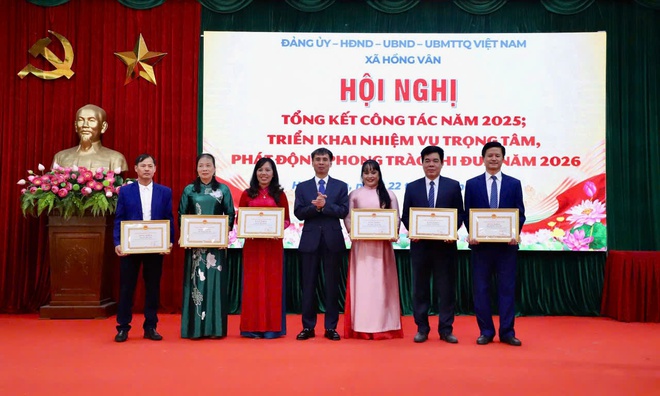 Xã Hồng Vân tổng kết công tác Đảng, chính quyền năm 2025; Triển khai nhiệm vụ trọng tâm, phát động phong trào thi đua năm 2026- Ảnh 5.