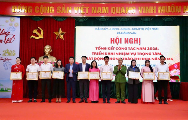 Xã Hồng Vân tổng kết công tác Đảng, chính quyền năm 2025; Triển khai nhiệm vụ trọng tâm, phát động phong trào thi đua năm 2026- Ảnh 10.