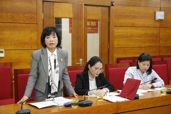 Phường Hà Đông đón Đoàn công tác của Hội đồng Thủ công Thế giới kiểm tra hoạt động làng nghề dệt lụa Vạn Phúc- Ảnh 4.