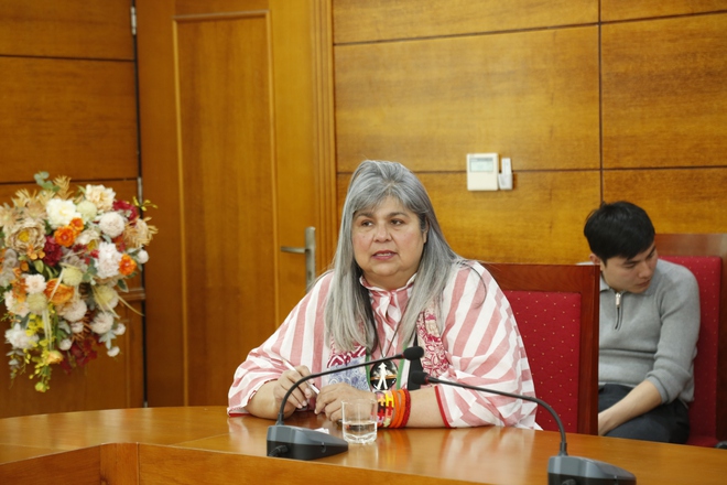 Phường Hà Đông đón Đoàn công tác của Hội đồng Thủ công Thế giới kiểm tra hoạt động làng nghề dệt lụa Vạn Phúc- Ảnh 3.