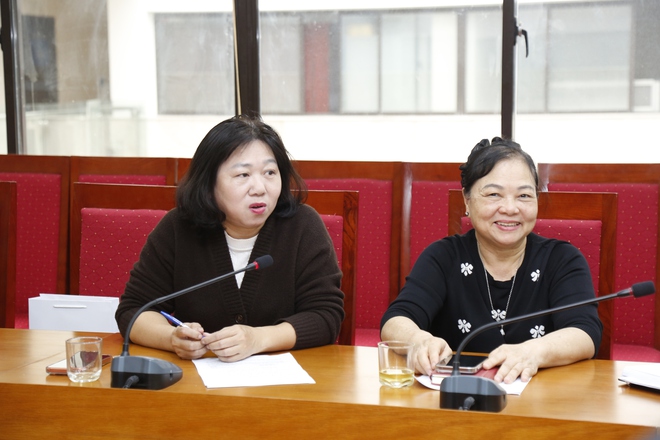 Phường Hà Đông đón Đoàn công tác của Hội đồng Thủ công Thế giới kiểm tra hoạt động làng nghề dệt lụa Vạn Phúc- Ảnh 6.