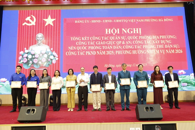 Phường Hà Đông hoàn thành toàn diện nhiệm vụ quân sự, quốc phòng địa phương- Ảnh 4. Phường Hà Đông hoàn thành toàn diện nhiệm vụ quân sự, quốc phòng địa phương- Ảnh 4.