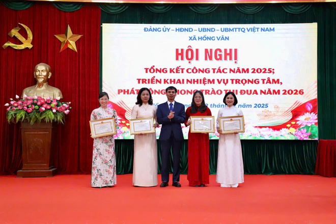 Xã Hồng Vân tổng kết công tác Đảng, chính quyền năm 2025; Triển khai nhiệm vụ trọng tâm, phát động phong trào thi đua năm 2026- Ảnh 4.