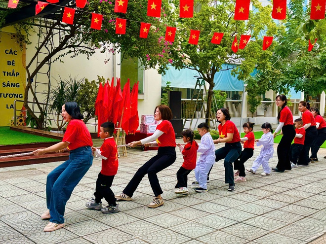 TRƯỜNG MẦM NON LĨNH NAM TỔ CHỨC ĐẠI HỘI THỂ DỤC THỂ THAO “BÉ KHỎE – BÉ NGOAN” CHÀO MỪNG NGÀY THÀNH LẬP QUÂN ĐỘI NHÂN DÂN VIỆT NAM
- Ảnh 2.