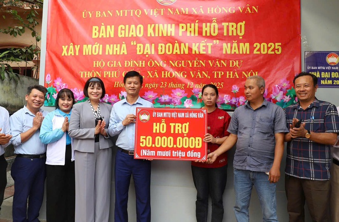 Xã Hồng Vân trao mái ấm yêu thương, lan toả tinh thần đại đoàn kết- Ảnh 2.