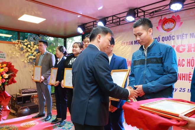 UB MTTQ xã Yên Bài tổng kết công tác mặt trận và các tổ chức chính trị xã hội năm 2025.- Ảnh 10.