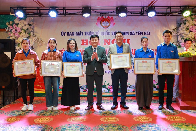 UB MTTQ xã Yên Bài tổng kết công tác mặt trận và các tổ chức chính trị xã hội năm 2025.- Ảnh 34.