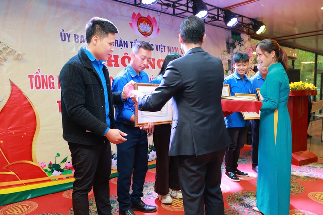 UB MTTQ xã Yên Bài tổng kết công tác mặt trận và các tổ chức chính trị xã hội năm 2025.- Ảnh 32.