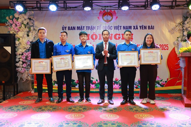 UB MTTQ xã Yên Bài tổng kết công tác mặt trận và các tổ chức chính trị xã hội năm 2025.- Ảnh 35.