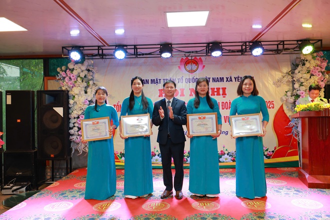 UB MTTQ xã Yên Bài tổng kết công tác mặt trận và các tổ chức chính trị xã hội năm 2025.- Ảnh 42.