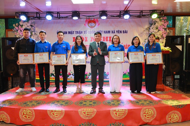 UB MTTQ xã Yên Bài tổng kết công tác mặt trận và các tổ chức chính trị xã hội năm 2025.- Ảnh 52.