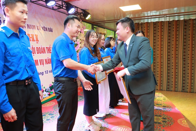 UB MTTQ xã Yên Bài tổng kết công tác mặt trận và các tổ chức chính trị xã hội năm 2025.- Ảnh 55.