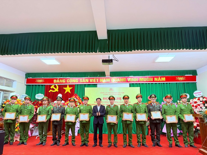 Công an xã Yên Bài tổng kết công tác năm 2025- Ảnh 7.