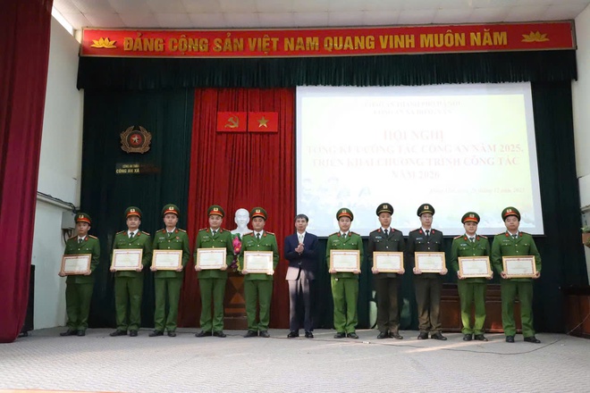 Công an xã Hồng Vân: Tổng kết công tác năm 2025, phát động phong trào thi đua năm 2026- Ảnh 8.