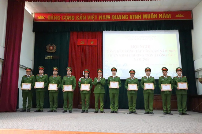 Công an xã Hồng Vân: Tổng kết công tác năm 2025, phát động phong trào thi đua năm 2026- Ảnh 9.