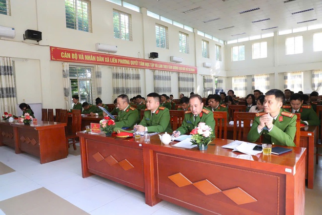 Công an xã Hồng Vân: Tổng kết công tác năm 2025, phát động phong trào thi đua năm 2026- Ảnh 2.