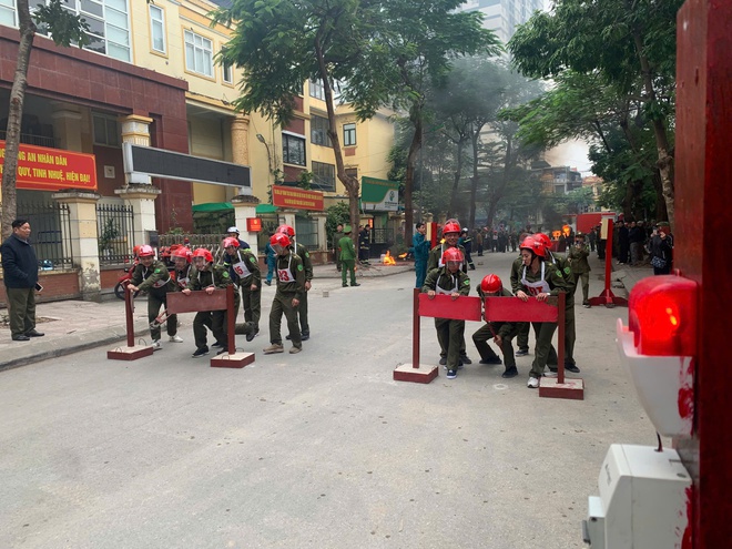 Khương Đình: Hội thi chữa cháy, cứu người, cứu tài sản năm 2025 thành công tốt đẹp- Ảnh 18.
