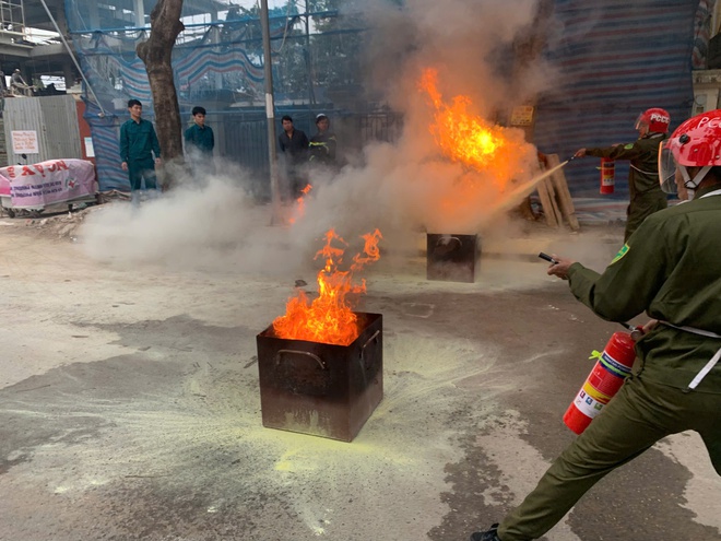 Khương Đình: Hội thi chữa cháy, cứu người, cứu tài sản năm 2025 thành công tốt đẹp- Ảnh 16.