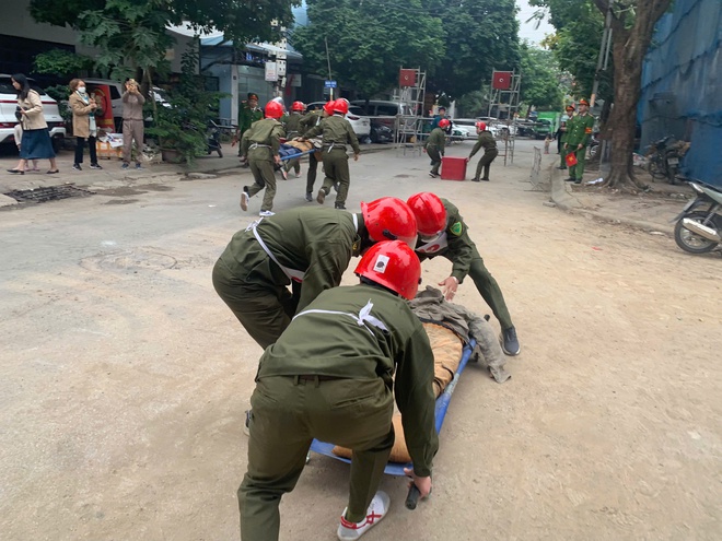 Khương Đình: Hội thi chữa cháy, cứu người, cứu tài sản năm 2025 thành công tốt đẹp- Ảnh 15.