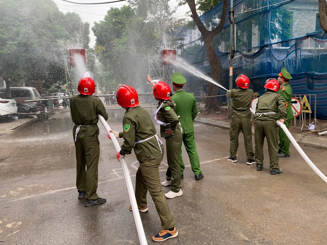 Khương Đình: Hội thi chữa cháy, cứu người, cứu tài sản năm 2025 thành công tốt đẹp- Ảnh 19.