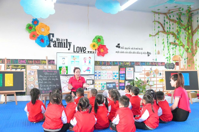 Sáng ngày 22/12/2025, Phòng Văn hóa – Xã hội xã Trung Giã tổ chức buổi kiến tập chuyên đề “Phát triển tình cảm và kỹ năng xã hội cho trẻ mầm non” tại trường MN Hồng Kỳ A.- Ảnh 5.