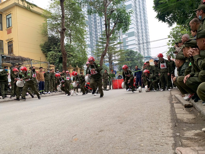 Khương Đình: Hội thi chữa cháy, cứu người, cứu tài sản năm 2025 thành công tốt đẹp- Ảnh 20.