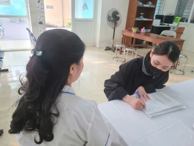 Trạm y tế xã Hồng Vân tổ chức cho trẻ em từ 6 tháng đến 36 tháng tuổi uống vitamin A đợt 2/2025- Ảnh 4.