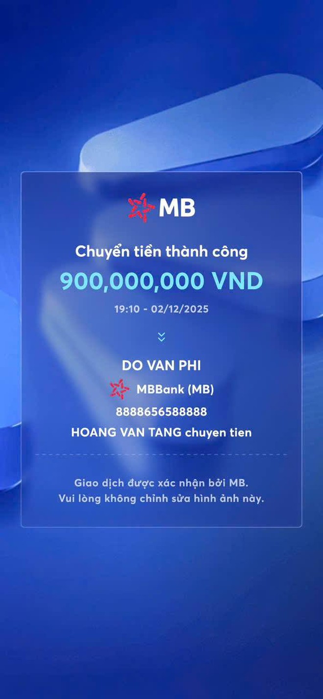 Đồng chí Hoàng Văn Tặng trao trả 900 triệu đồng do chuyển nhầm - Một nghĩa cử cao đẹp  - Ảnh 2.