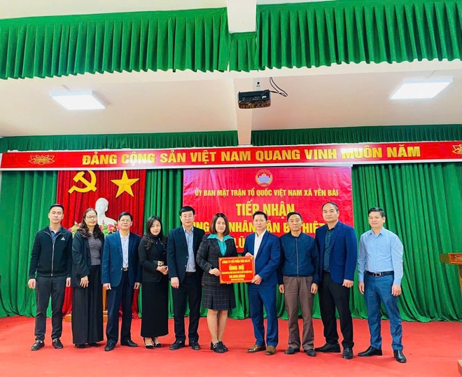 Ủy ban MTTQ Việt Nam xã Yên Bài tiếp nhận ủng hộ đồng bào vùng bão lũ năm 2025- Ảnh 1.