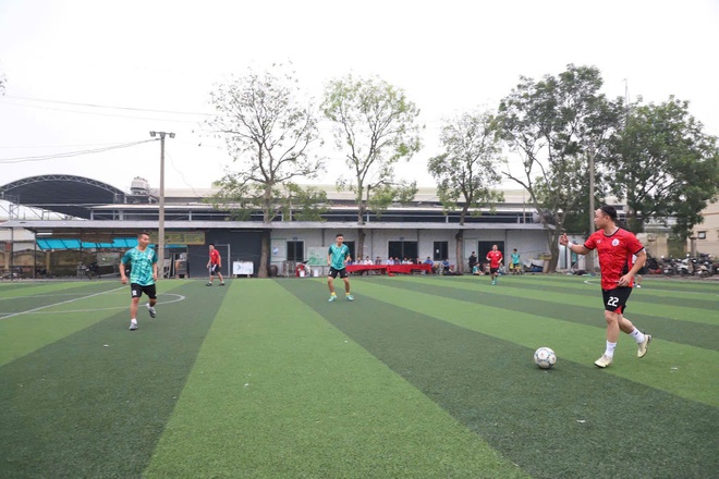 Giao hữu bóng đá chào mừng thành công Đại hội đại biểu MTTQ Việt Nam Thành phố Hà Nội và Đại hội đại biểu Đoàn TNCSHCM Thành phố Hà Nội nhiệm kỳ 2025 -2030- Ảnh 4.