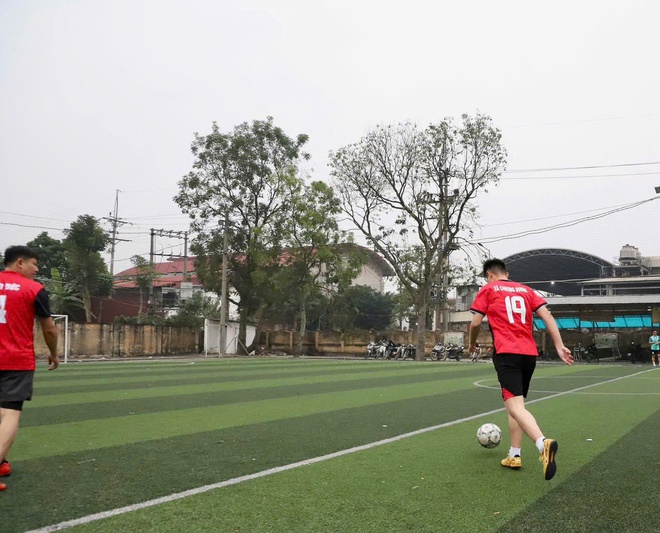 Giao hữu bóng đá chào mừng thành công Đại hội đại biểu MTTQ Việt Nam Thành phố Hà Nội và Đại hội đại biểu Đoàn TNCSHCM Thành phố Hà Nội nhiệm kỳ 2025 -2030- Ảnh 9.