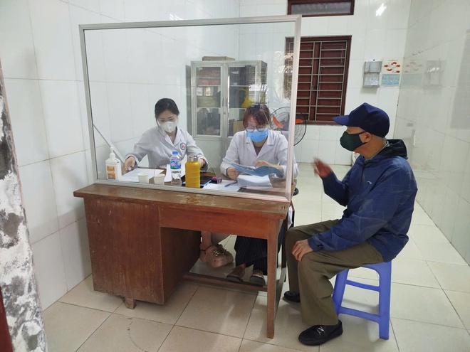 Trạm Y tế Hà Đông khám phát hiện bệnh lao, bệnh phổi tắc nghẽn mạn tính và hen phế quản miễn phí cho người dân- Ảnh 2.