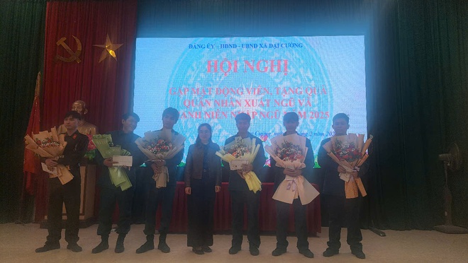 Gặp mặt động viên thanh niên chuẩn bị lên đường nhập ngũ và quân nhân xuất ngũ năm 2025.- Ảnh 3.