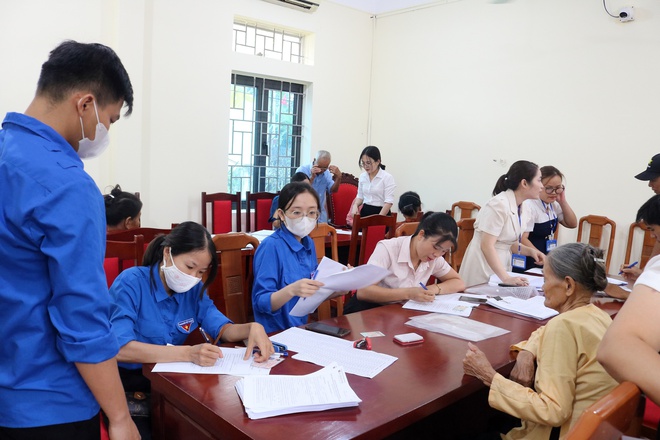 Xã Hòa Phú: Hướng dẫn, tiếp nhận hồ sơ trợ cấp hưu trí xã hội theo Nghị định 176 của  Chính Phủ.- Ảnh 3.