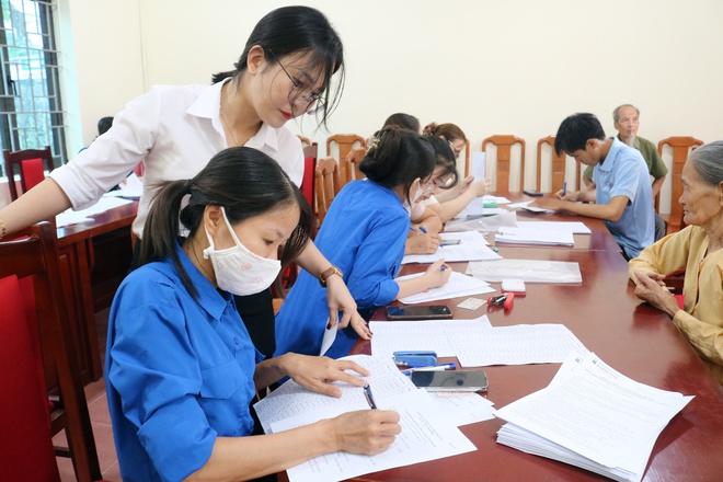 Xã Hòa Phú: Hướng dẫn, tiếp nhận hồ sơ trợ cấp hưu trí xã hội theo Nghị định 176 của  Chính Phủ.- Ảnh 6.