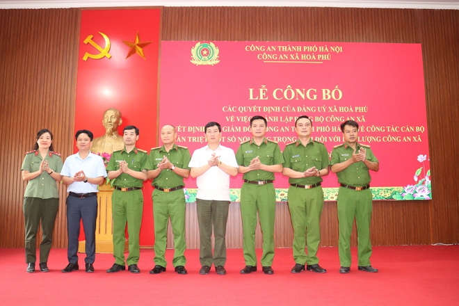 Công an xã Hòa Phú tổ chức Lễ công bố các Nghị quyết của Đảng ủy xã về việc thành lập Đảng bộ công an xã- Ảnh 3.
