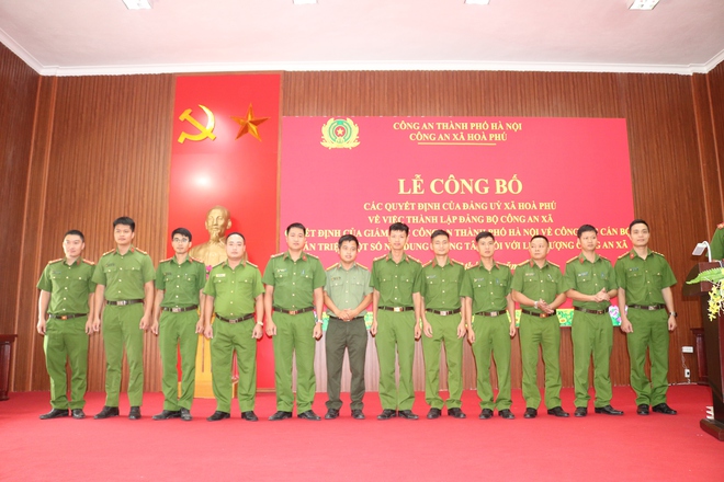 Công an xã Hòa Phú tổ chức Lễ công bố các Nghị quyết của Đảng ủy xã về việc thành lập Đảng bộ công an xã- Ảnh 7.