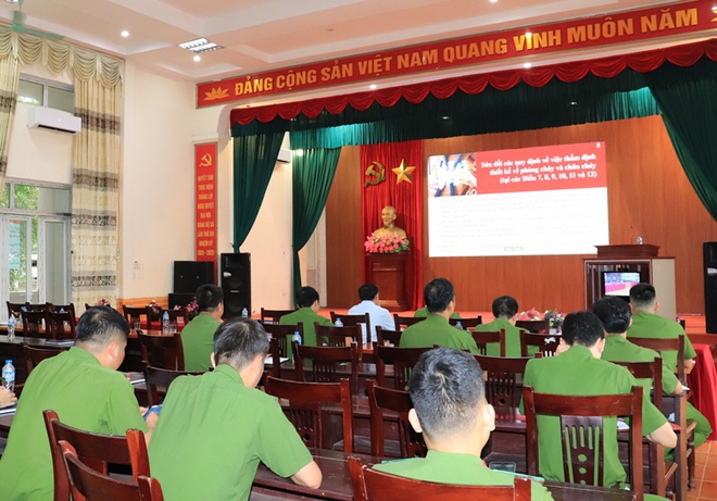 UBND thành phố Hà nội tổ chức Hội nghị phổ biến, quán triệt và tập huấn chuyên sâu Luật Phòng cháy, chữa cháy và cứu nạn, cứu hộ- Ảnh 6.